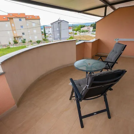 Charming Three Bedroom House *