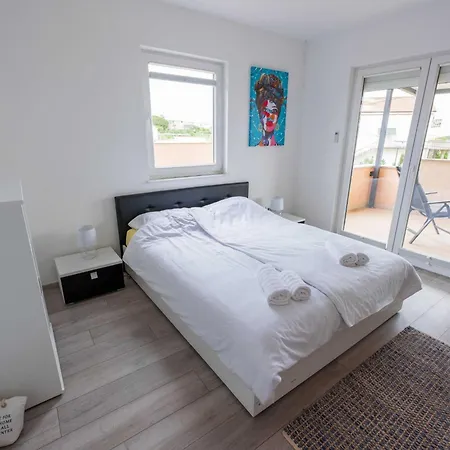 Charming Three Bedroom House Turanj