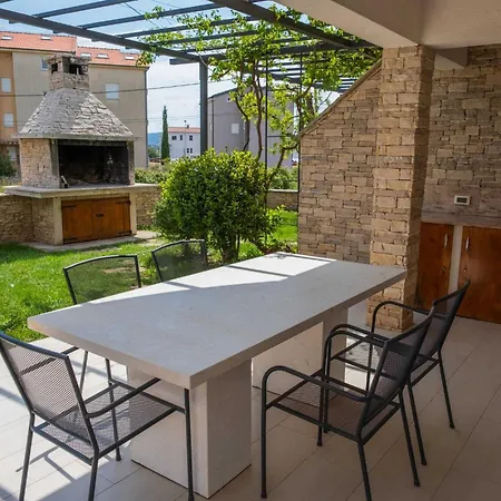 Charming Three Bedroom House * Turanj