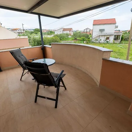 Prázdninový dům Charming Three Bedroom House Turanj